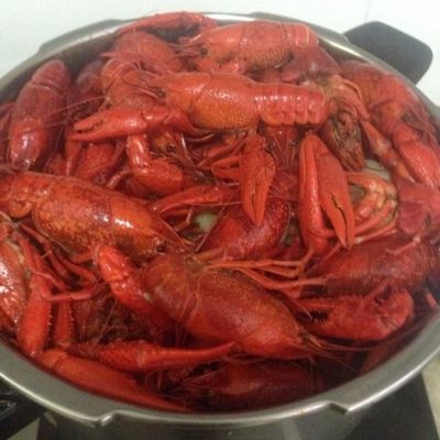 炒龙虾的食材和调料
