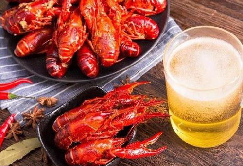 慢病界 夏季痛风高发,这六个或是 元凶 痛风患者要怎么吃 看这一篇就够了